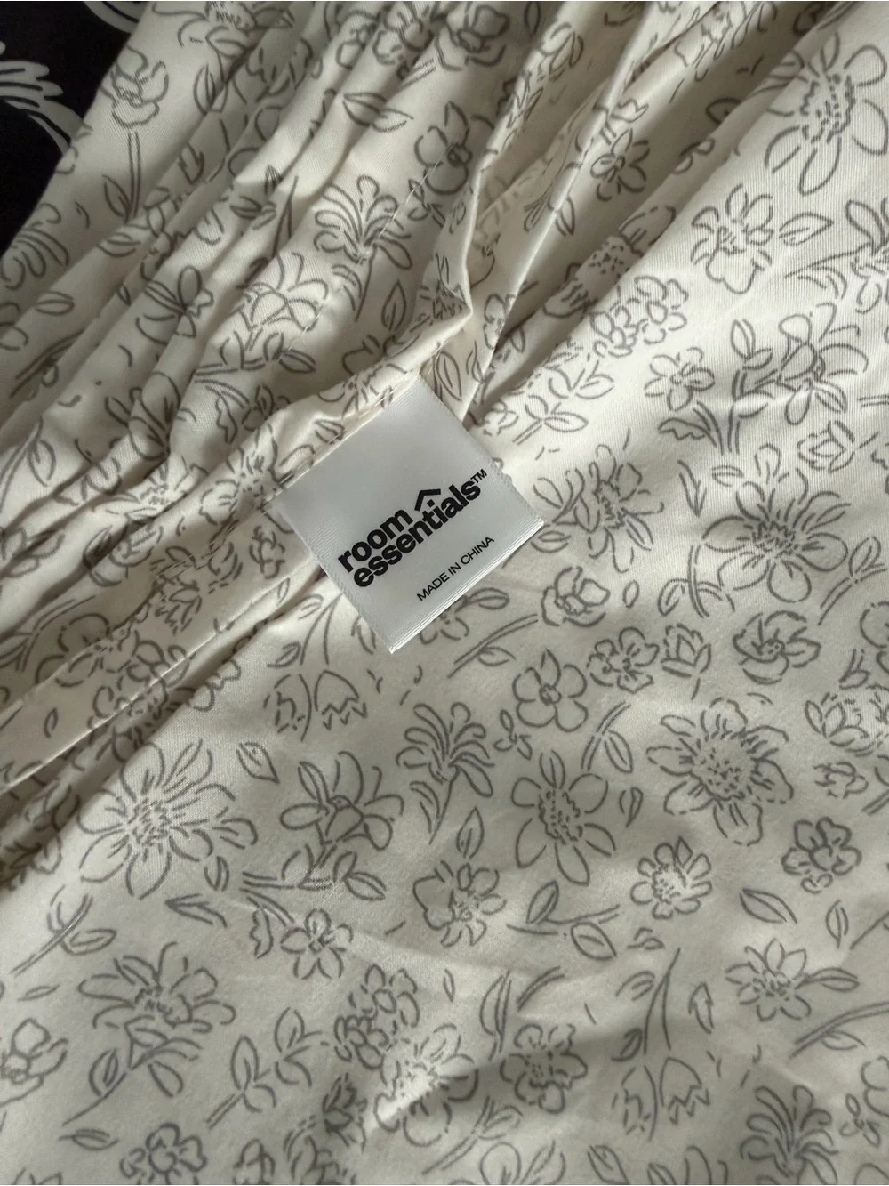 Room Essentials Grey Floral Twin/ Twin XL Flat Sheets